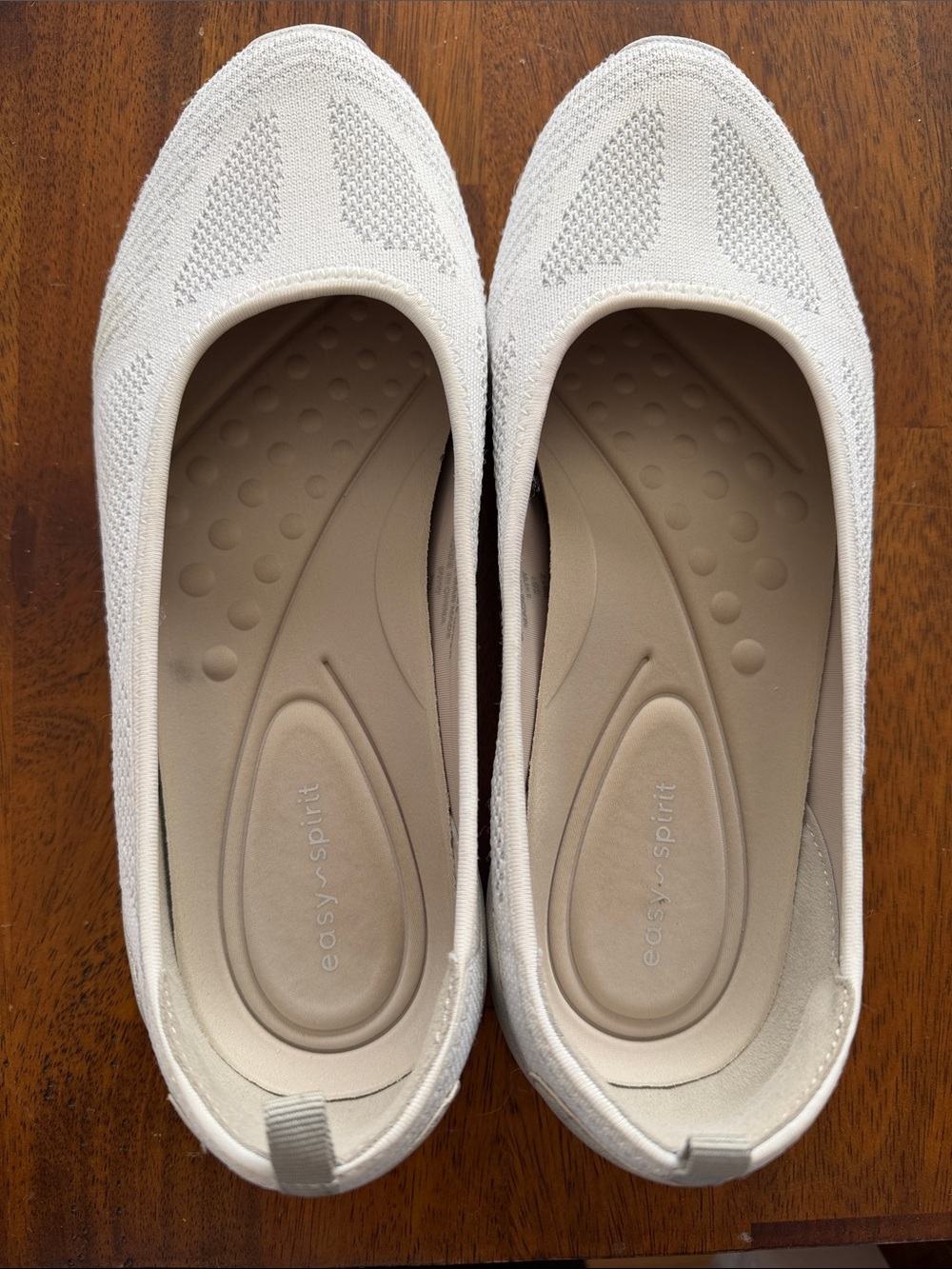 Easy Spirit Women’s Geinee Slip-On Walking Shoes
